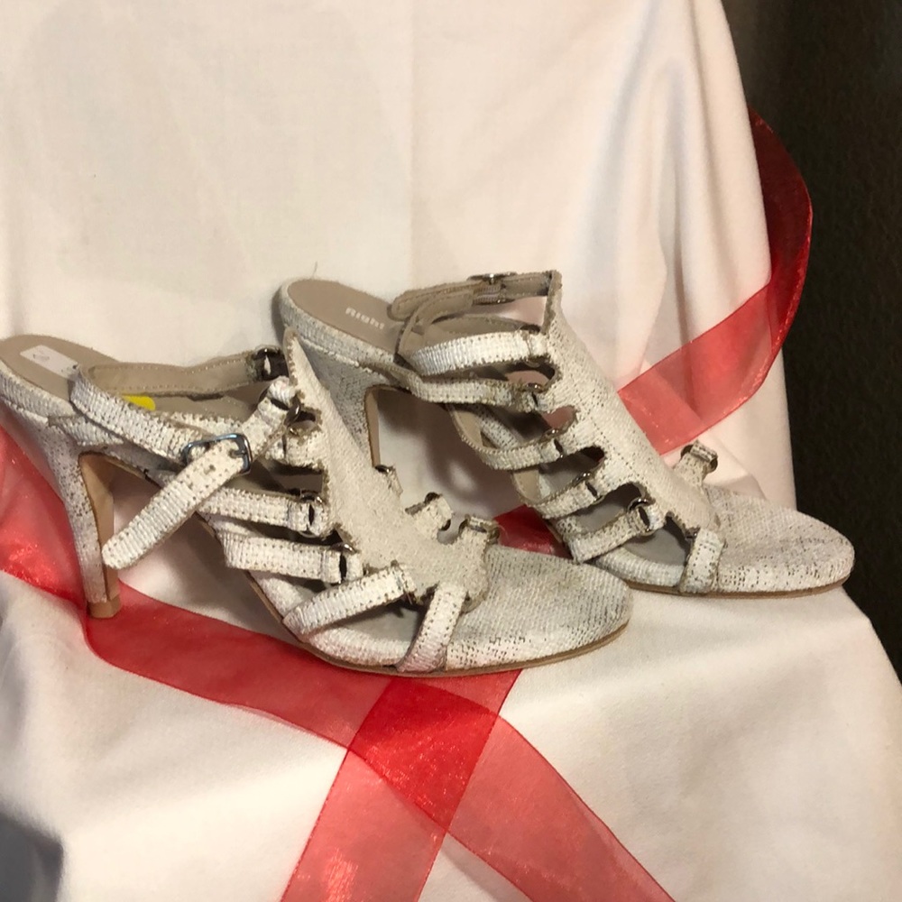 Shoes - Picture 2 of 8